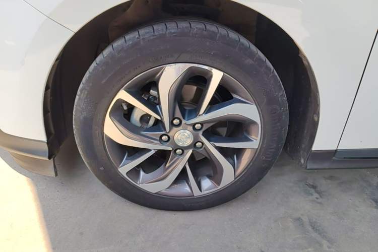 Used Buick Velite 6 2019 Connected & Smart Edition Left Front Wheel Hub