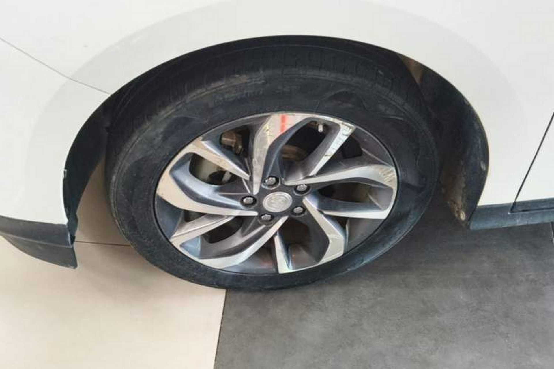 Used Buick Velite 6 2019 Connected Fashion Model Left Front Wheel Hub