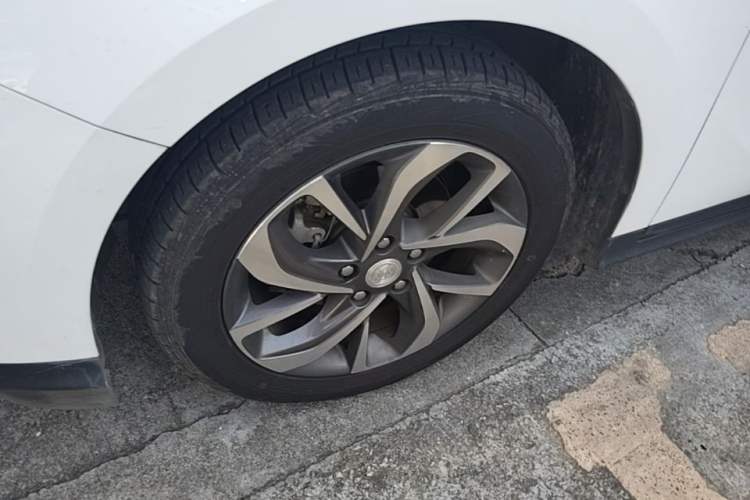 Used Buick Velite 6 2019 Connected & Smart Edition Left Front Wheel Hub