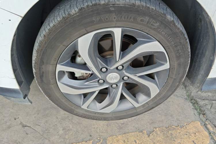 Used Buick Velite 6 2019 Connected & Smart Edition Left Front Wheel Hub