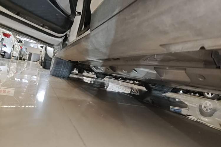 Used Buick Velite 6 2019 Connected & Smart Edition Left Side Sill