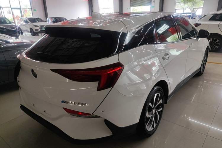Used Buick Velite 6 2019 Connected & Smart Edition Rear Right 45 Deg