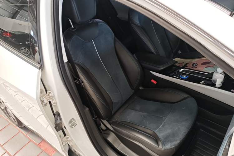 Used Buick Velite 6 2019 Connected & Smart Edition Right Front Seat