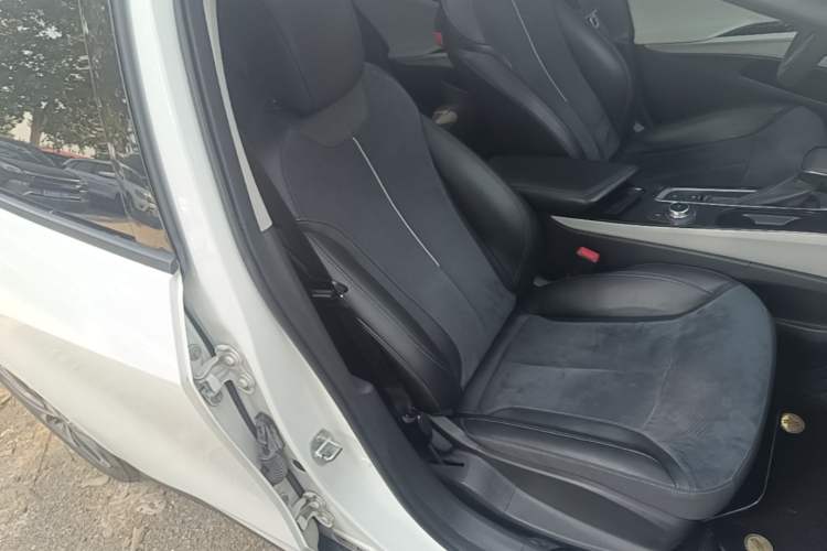 Used Buick Velite 6 2019 Connected & Smart Edition Right Front Seat