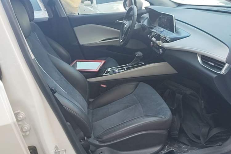 Used Buick Velite 6 2019 Connected & Smart Edition Right Front Seat
