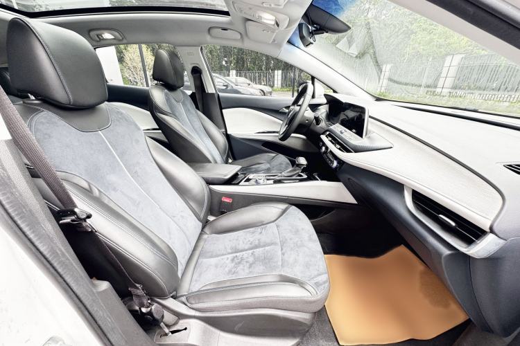 Used Buick Velite 6 2019 Connected & Smart Edition Right Front Seat