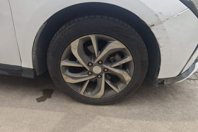 Used Buick Velite 6 2019 Connected Fashion Model Right Front Wheel Hub