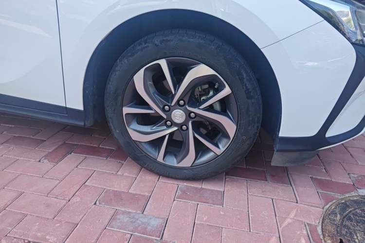 Used Buick Velite 6 2019 Connected & Smart Edition Right Front Wheel Hub