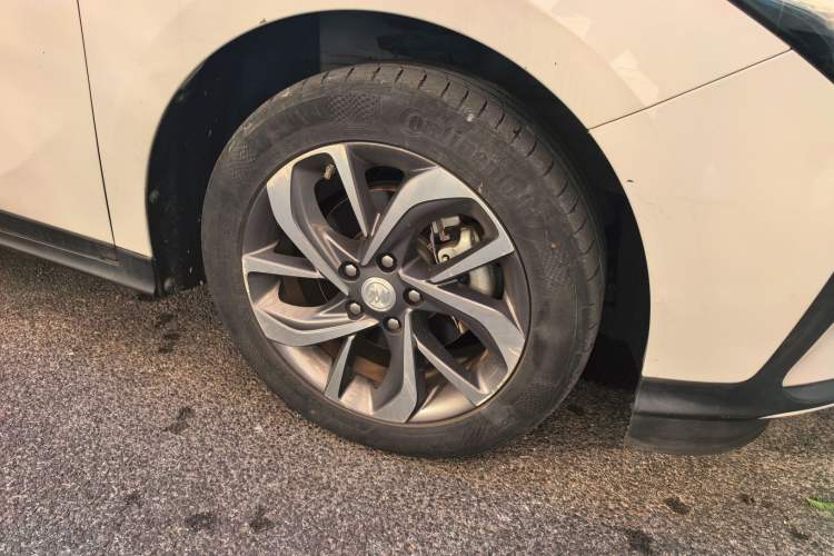 Used Buick Velite 6 2019 Connected & Smart Edition Right Front Wheel Hub