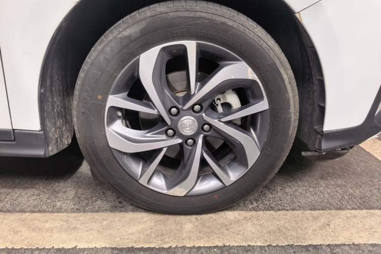 Used Buick Velite 6 2019 Connected Fashion Model Right Front Wheel Hub
