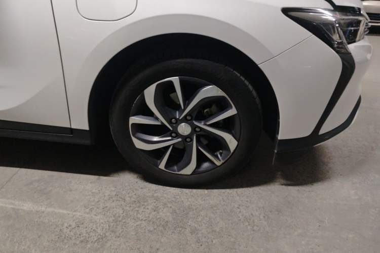Used Buick Velite 6 2019 Connected & Smart Edition Right Front Wheel Hub