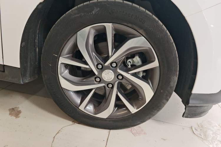 Used Buick Velite 6 2019 Connected & Smart Edition Right Front Wheel Hub