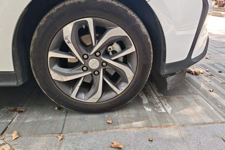 Used Buick Velite 6 2019 Connected & Smart Edition Right Front Wheel Hub