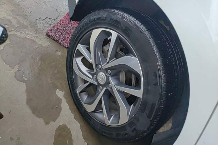 Used Buick Velite 6 2019 Connected Fashion Model Right Rear Wheel Hub