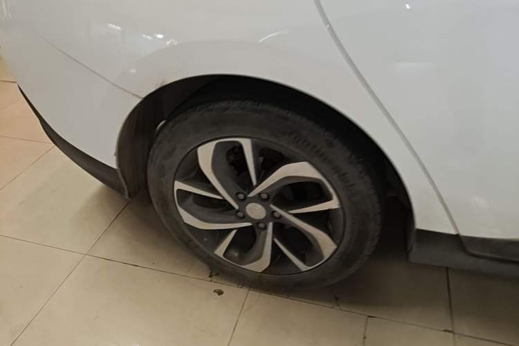 Used Buick Velite 6 2019 Connected & Smart Edition Right Rear Wheel Hub
