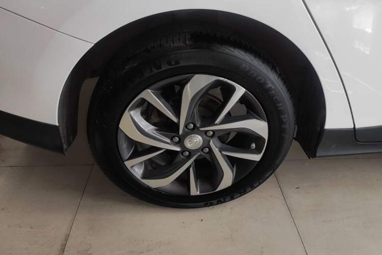 Used Buick Velite 6 2019 Connected & Smart Edition Right Rear Wheel Hub