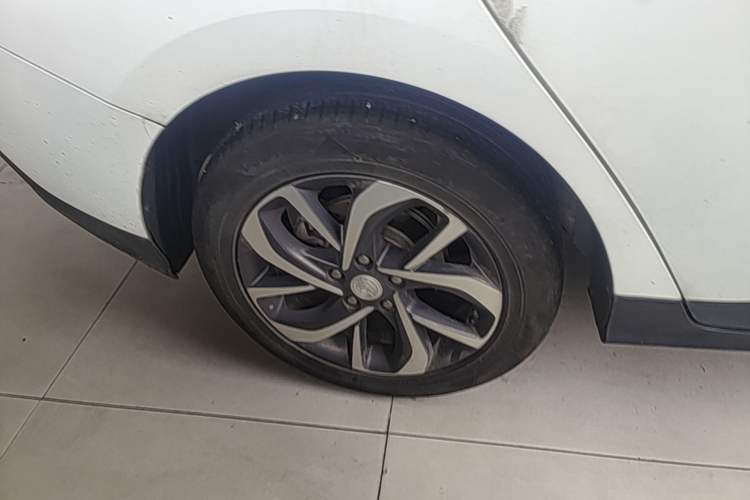 Used Buick Velite 6 2019 Connected Fashion Model Right Rear Wheel Hub
