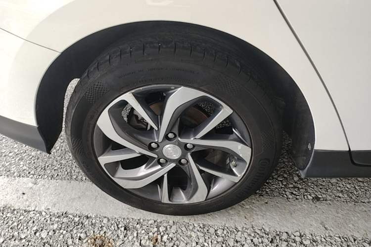 Used Buick Velite 6 2019 Connected & Smart Edition Right Rear Wheel Hub