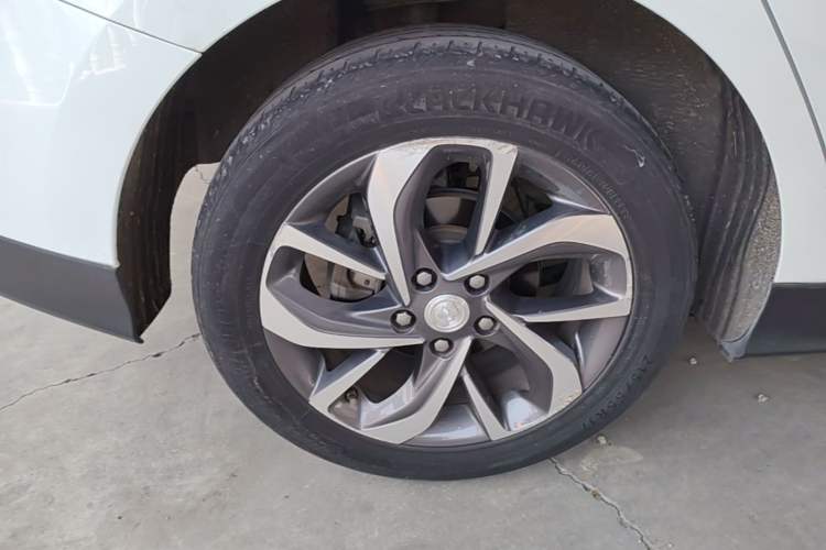 Used Buick Velite 6 2019 Connected & Smart Edition Right Rear Wheel Hub