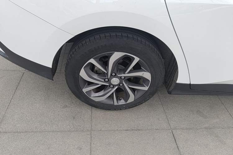 Used Buick Velite 6 2019 Connected & Smart Edition Right Rear Wheel Hub