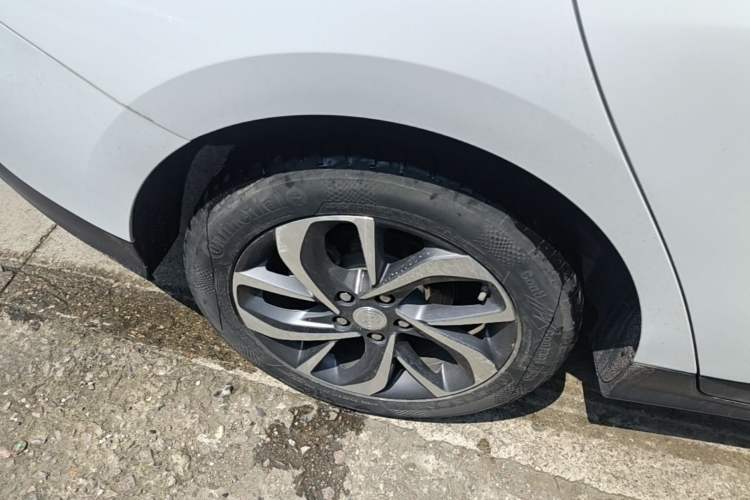 Used Buick Velite 6 2019 Connected & Smart Edition Right Rear Wheel Hub