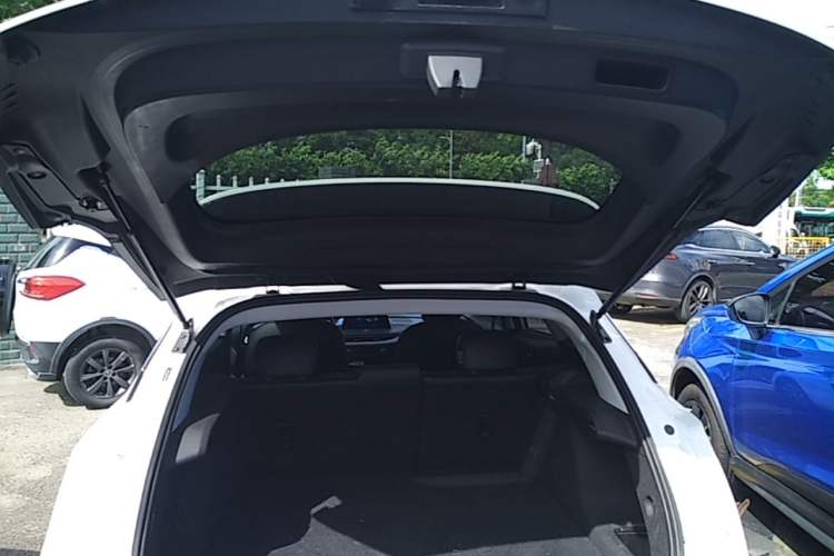 Used Buick Velite 6 2019 Connected & Smart Edition Trunk