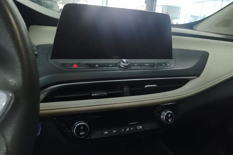 Used Buick Velite 6 2020 Plug-in Hybrid Connected Fashion Model Audio And AC Panel