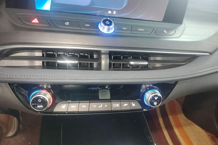 Used Buick Velite 6 2020 Connected Smart PLUS Audio And AC Panel