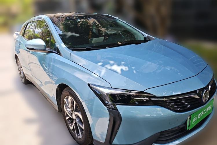 Used Buick Velite 6 2020 Plug-in Hybrid Connected Smart Edition Front Right 45 Deg