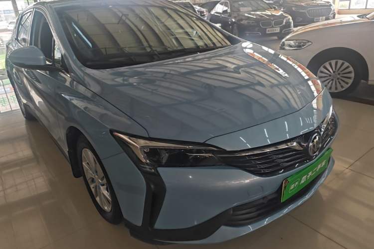 Used Buick Velite 6 2020 Plug-in Hybrid Connected Fashion Model Front Right 45 Deg
