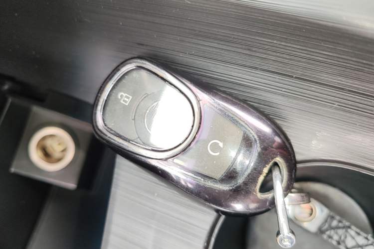 Used Buick Velite 6 2020 Plug-in Hybrid Connected Fashion Model Interior 1