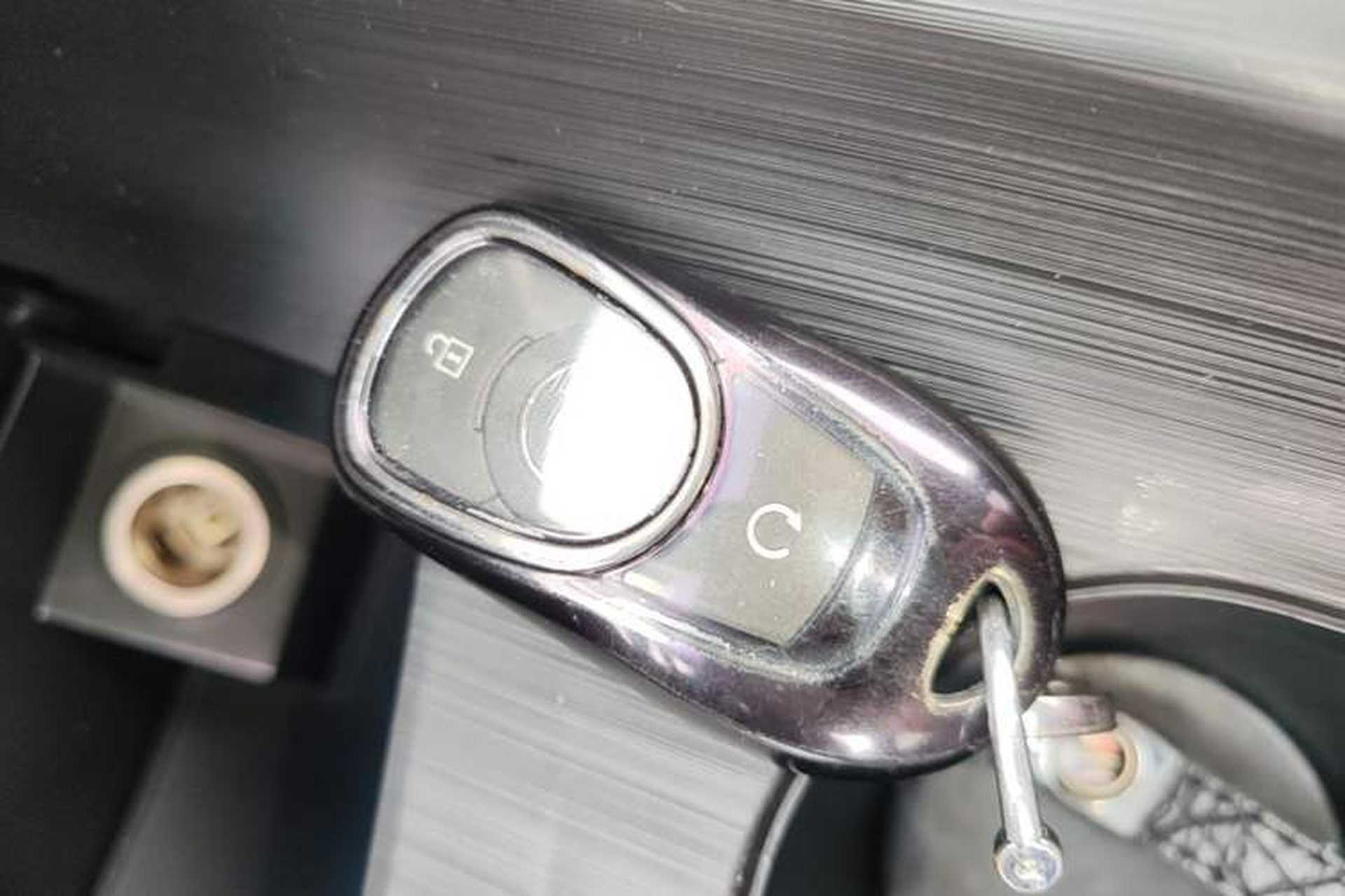 Used Buick Velite 6 2020 Plug-in Hybrid Connected Fashion Model Interior 1