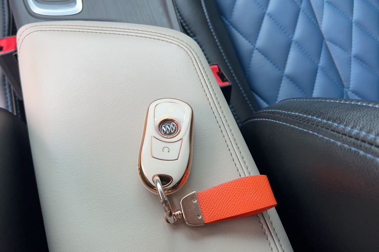 Used Buick Velite 6 2020 Plug-in Hybrid Connected Fashion Model Interior 1