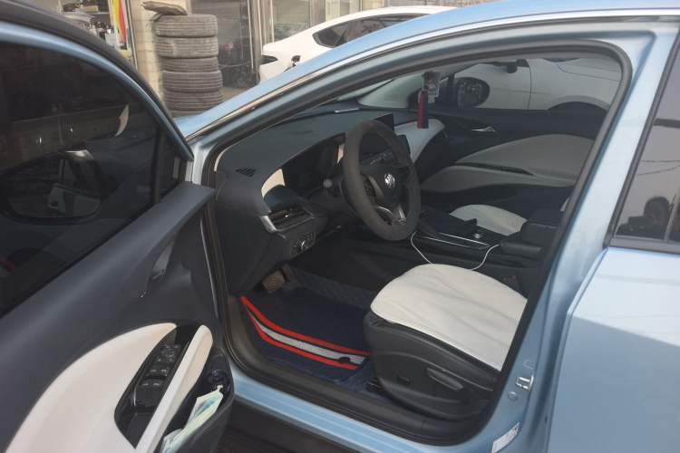Used Buick Velite 6 2020 Connected Smart PLUS Interior 2