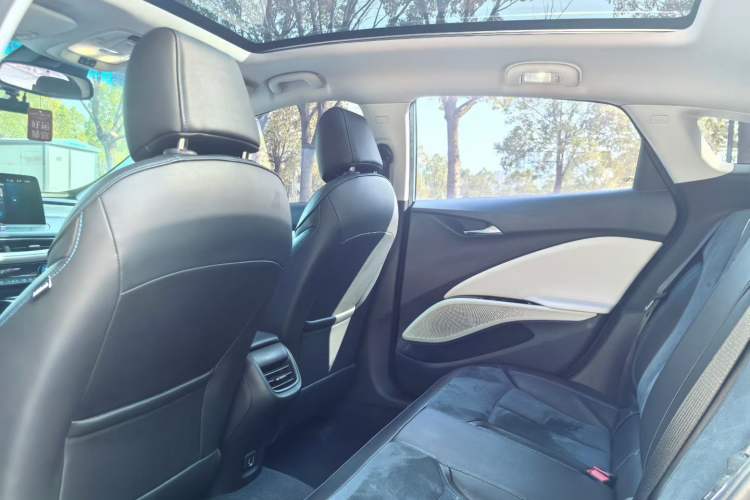 Used Buick Velite 6 2020 Plug-in Hybrid Connected Smart Model Interior 3