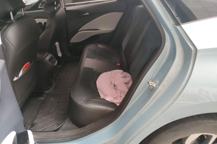 Used Buick Velite 6 2020 Connected Smart Enjoyment PLUS Interior 4