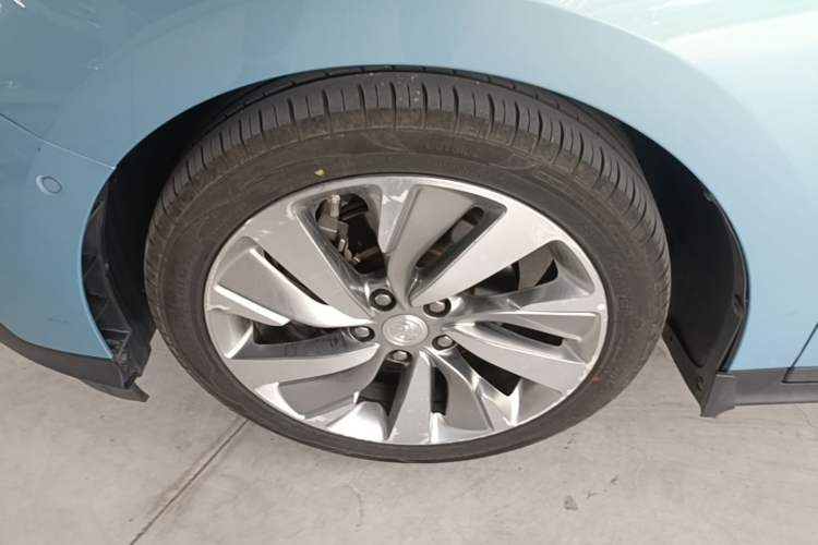 Used Buick Velite 6 2020 Plug-in Hybrid Connected Smart Model Left Front Wheel Hub