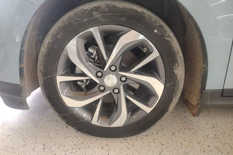 Used Buick Velite 6 2020 Connected Smart PLUS Left Front Wheel Hub