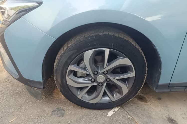 Used Buick Velite 6 2020 Connected Fashion PLUS Left Front Wheel Hub