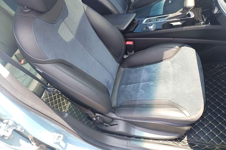 Used Buick Velite 6 2020 Plug-in Hybrid Connected Smart Edition Right Front Seat
