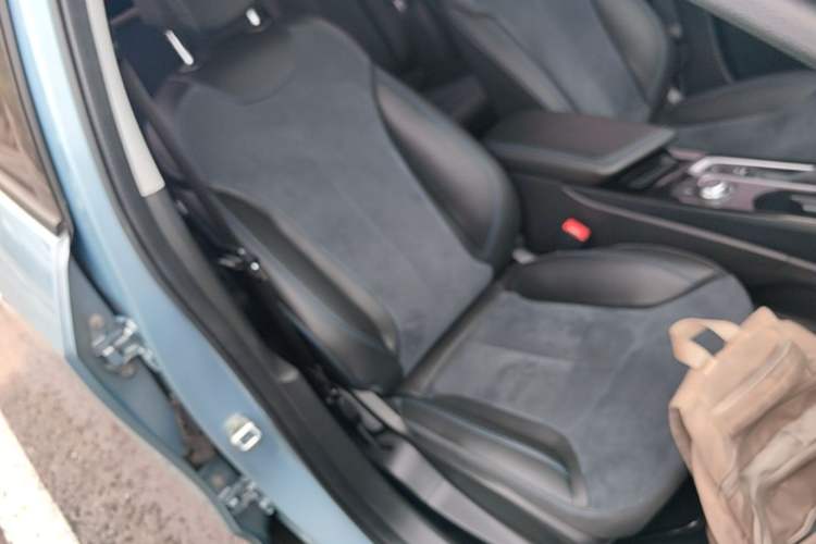 Used Buick Velite 6 2020 Plug-in Hybrid Connected Smart Edition Right Front Seat