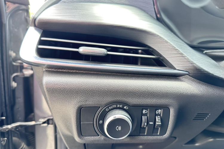 Used Buick Velite 6 2020 Plug-in Hybrid Connected Smart Edition Interior 2