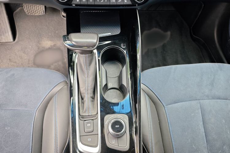 Used Buick Velite 6 2020 Plug-in Hybrid Connected Smart Model Interior 3
