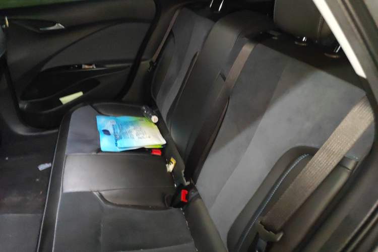 Used Buick Velite 6 2020 Plug-in Hybrid Connected Smart Edition Interior 4