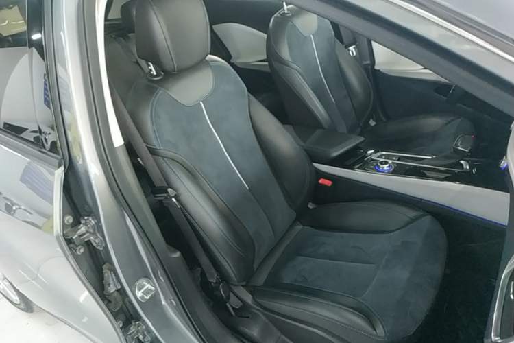 Used Buick Velite 6 2020 Plug-in Hybrid Connected Smart Edition Right Front Seat