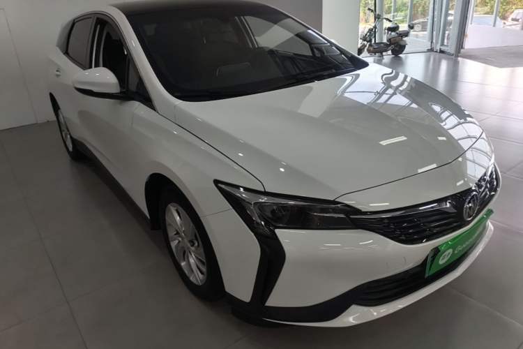 Used Buick Velite 6 2020 Plug-in Hybrid Connected Fashion Model Front Right 45 Deg