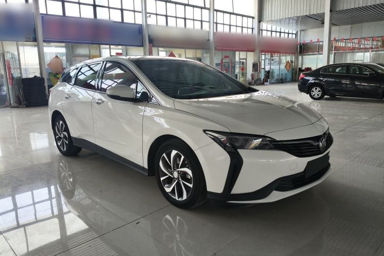 Used Buick Velite 6 2020 Plug-in Hybrid Connected Smart Edition Front Right 45 Deg