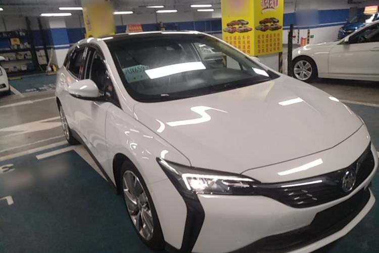 Used Buick Velite 6 2020 Plug-in Hybrid Connected Smart Model Front Right 45 Deg