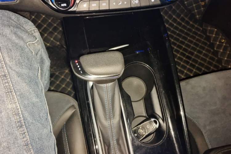 Used Buick Velite 6 2020 Plug-in Hybrid Connected Smart Edition Gear Lever