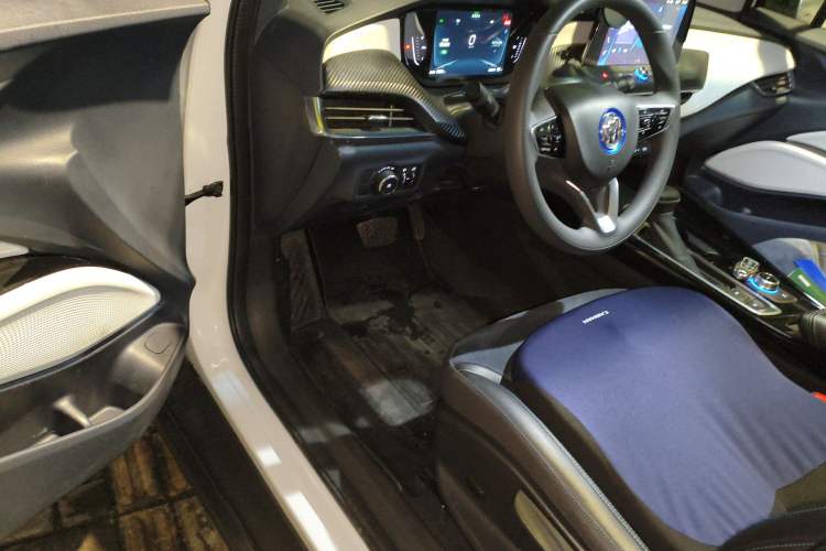 Used Buick Velite 6 2020 Connected Smart Enjoyment PLUS Interior 3